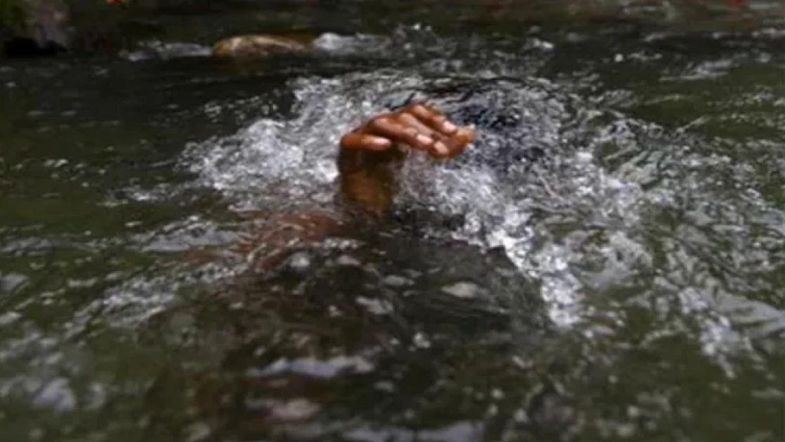 Toddler dies after tragic fall into water tank at construction site - News Karnataka