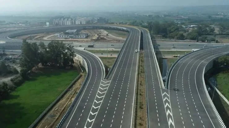 Govt slashes highway charges by up to 50% for flyovers, tunnels, elevated roads - News Karnataka