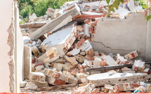 Heavy Rains Batter Bantwal; Houses Damaged by Falling Trees, Wall Collapse - News Karnataka