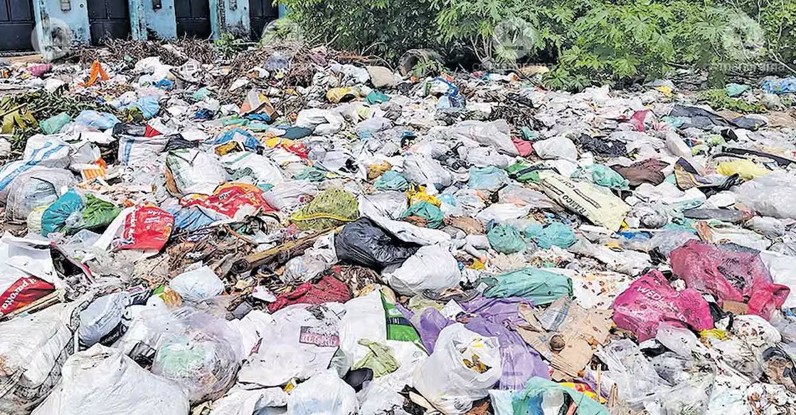 Waste piles up in Kollam as ‘Clean City’ dream sinks under plastic and neglect - News Karnataka