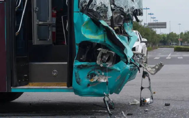 Head-On Bus Collision Near MGM College Causes Injuries, Traffic Disruption - News Karnataka