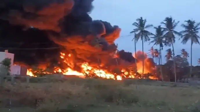 Fuel train derails and catches fire in Tamil Nadu; rail services disrupted - News Karnataka