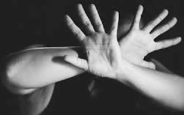 Tension in Bengaluru’s Kalasipalya after worker attacked over saffron shawl - News Karnataka