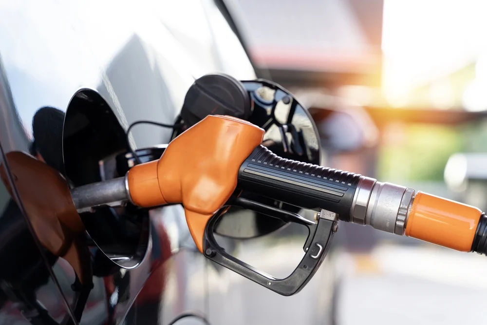 E20 petrol: Govt touts ‘faster pick-up’ as drivers cry mileage scam - News Karnataka