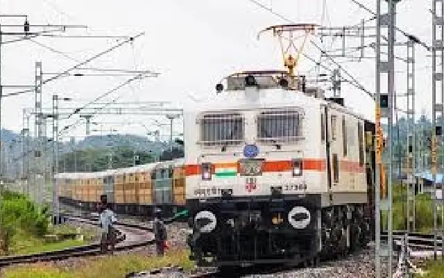 Extra Coaches Added to Kerala Trains for Independence Day Weekend Rush - News Karnataka
