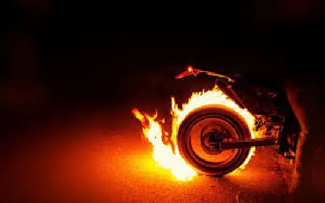 Masked arsonists torch parked vehicles in DJ Halli - News Karnataka