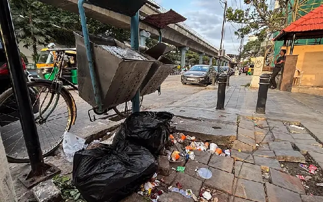 Missing bins spark cleanliness concerns in Bengaluru’s commercial hub - News Karnataka