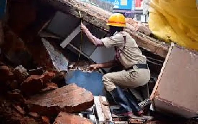 Old building collapses in central Bengaluru; one injured, cleanup underway - News Karnataka