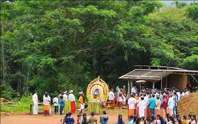 Peruvayi Guttu Continues Rare Aati Month Daiva Nema Tradition - News Karnataka