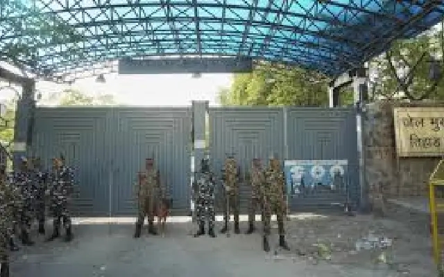 Two murder convicts drown in Tihar Jail drain, multiple probes launched - News Karnataka