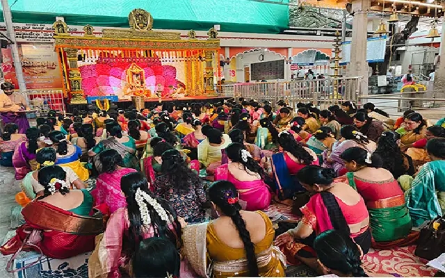 Mangaluru Glows with Devotion on Varamahalakshmi Pooja Day - News Karnataka