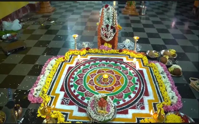 Devotion and Tradition Mark Varamahalakshmi Vrithu Puja in Udupi - News Karnataka