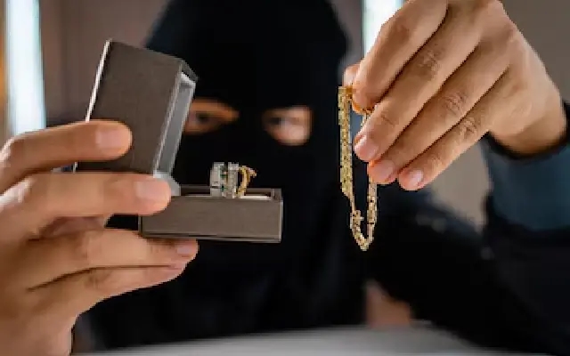 Woman held for stealing 200gm gold from friend’s relatives’ home - News Karnataka