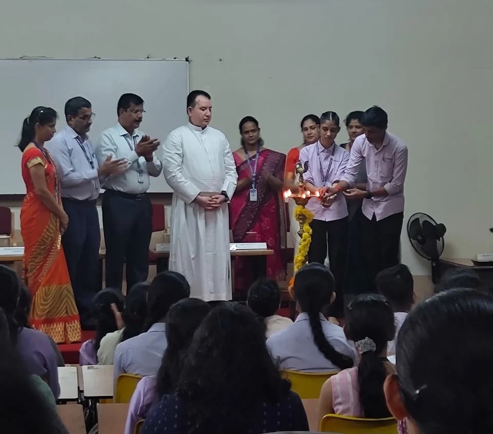 Advanced instruments workshop enhances research skills at St Aloysius University - News Karnataka