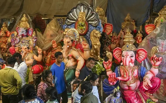 Devotees celebrate Ganesh Chaturthi with fervour across Bengaluru - News Karnataka