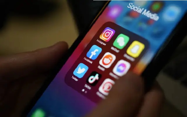 Digital communication reshapes college life in Mangaluru - News Karnataka