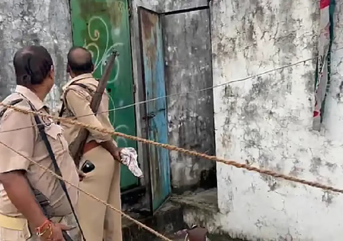 40 minor girls found locked inside toilet of unregistered madrassa in Bahraich - News Karnataka
