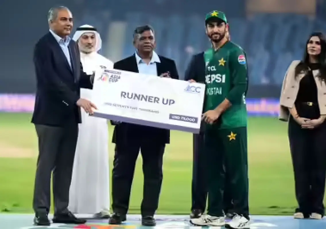 Asia Cup 2025 Final Turns Chaotic Pakistan Captain Flings Runners-Up Cheque - News Karnataka