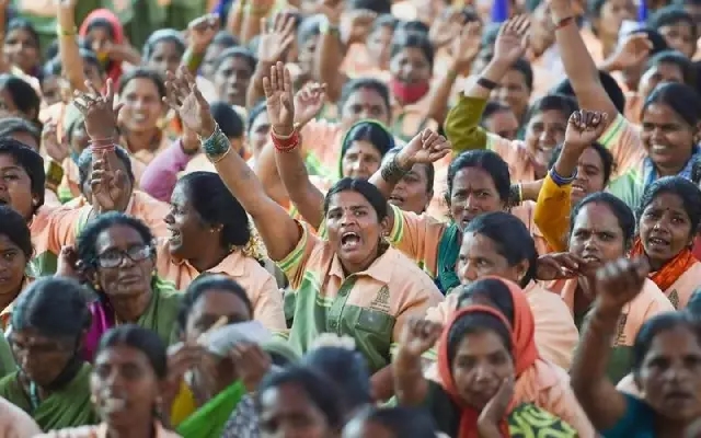 Bengaluru launches Annapoorna scheme to provide sanitation workers breakfast - News Karnataka