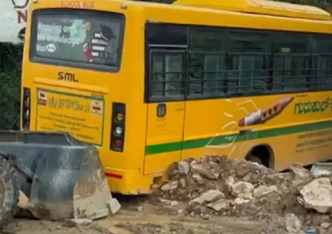 Balegere-Panathur road chaos puts schoolchildren at risk again - News Karnataka