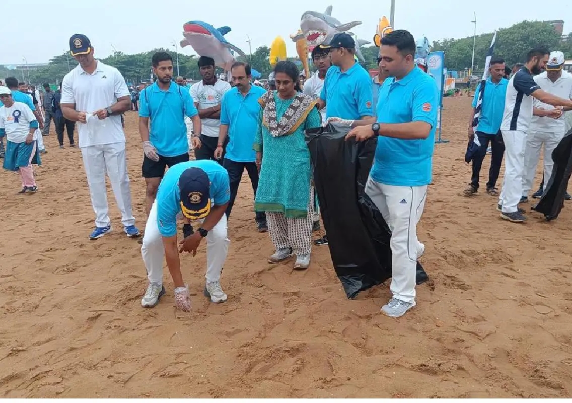 Coast Guard leads coastal cleanup at Chennai’s Marina Beach - News Karnataka