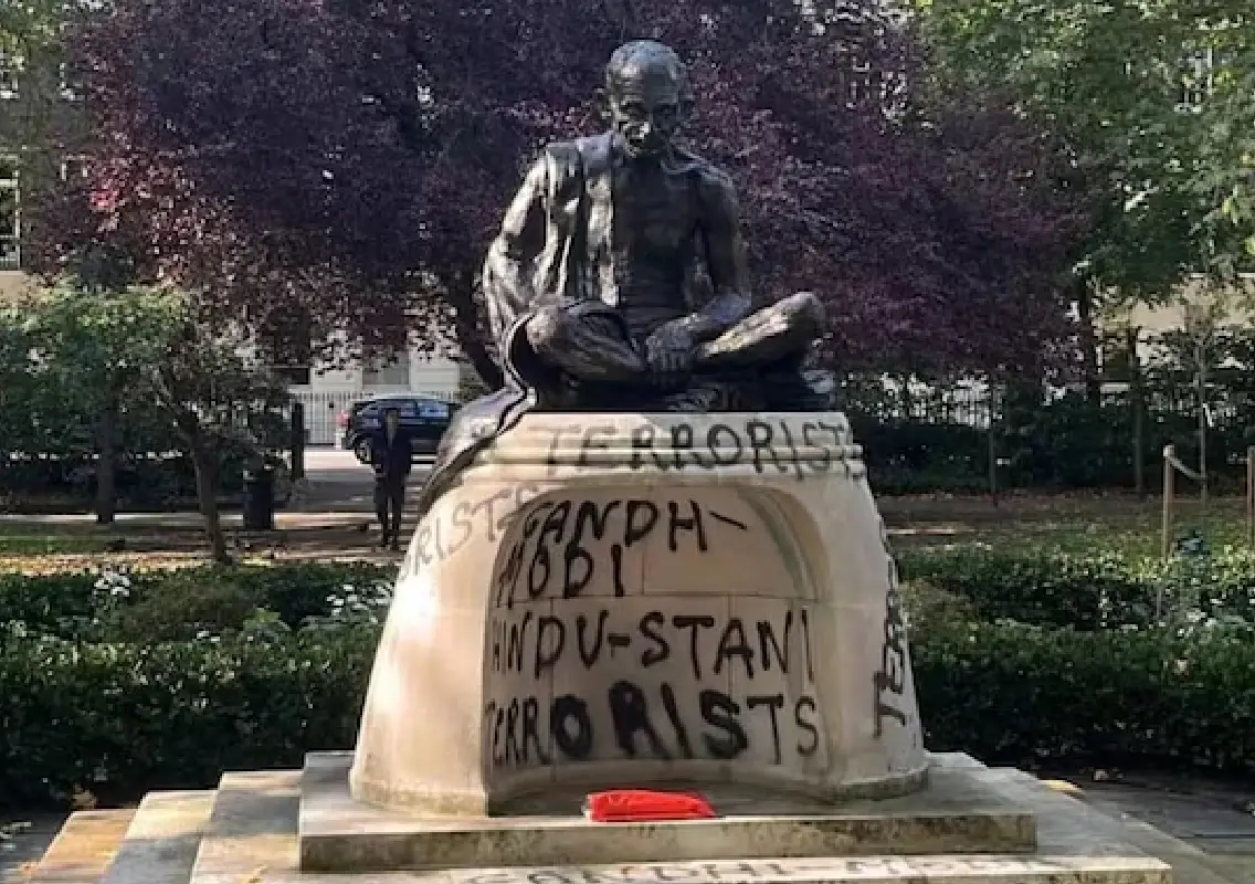 Gandhi statue vandalised in London ahead of Gandhi Jayanti celebrations - News Karnataka