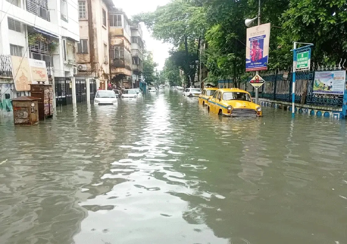 Kolkata reels under record rainfall as Durga Puja plans hit hard - News Karnataka
