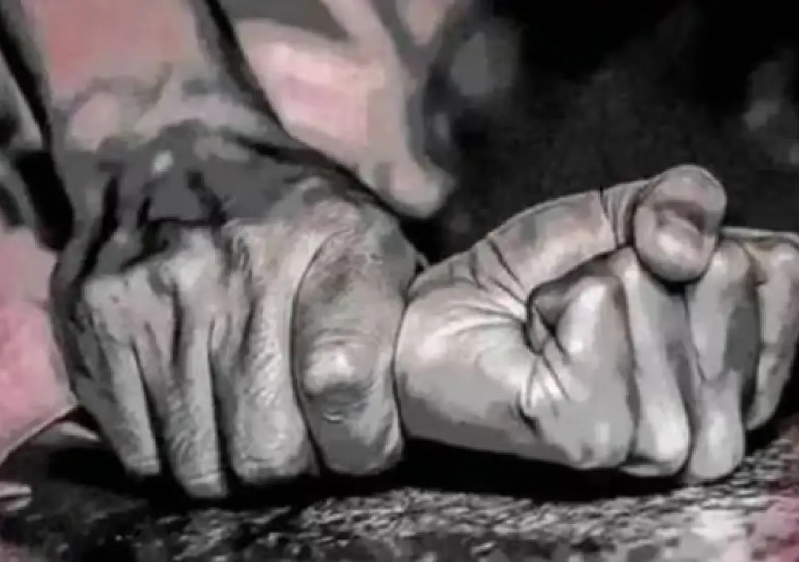 Kolkata woman abducted and raped by two friends, police launch search - News Karnataka