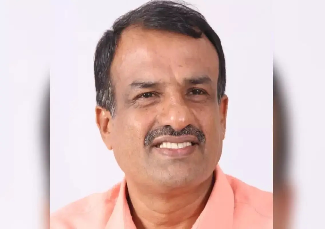 Manjunath Bhandari clarifies government not behind service charge hike in Kateel - News Karnataka