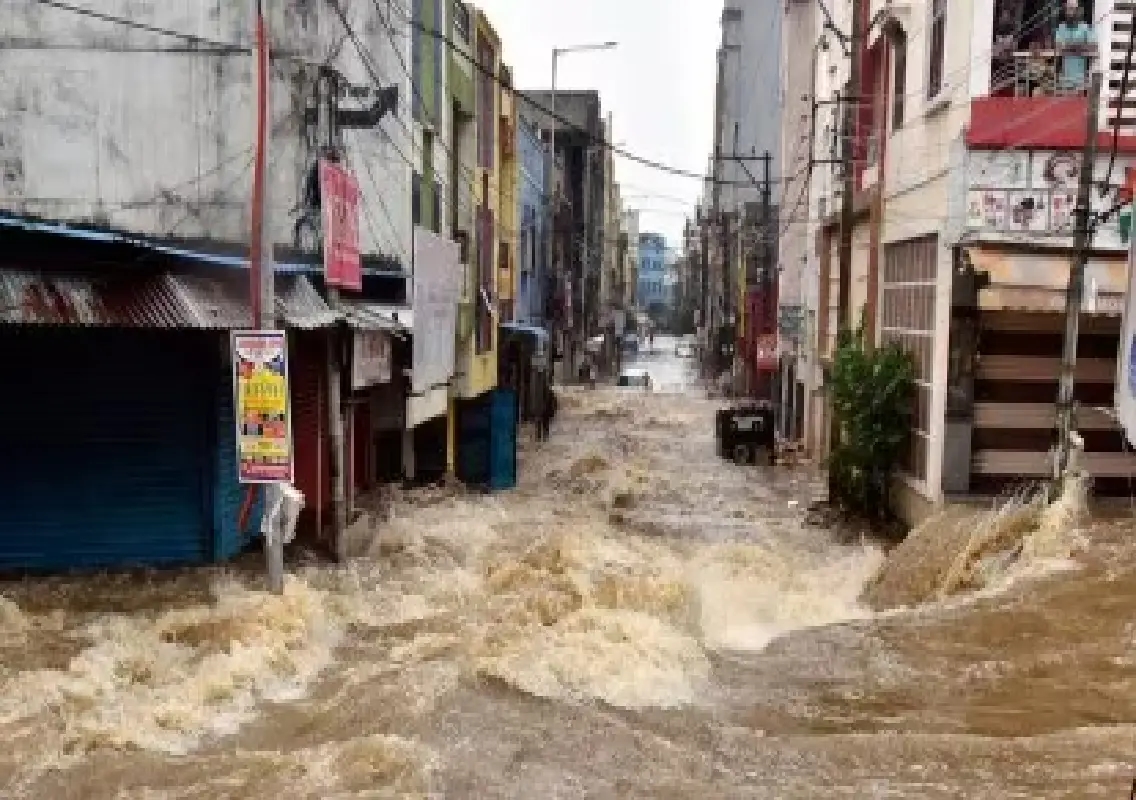 Heavy rains in Hyderabad trigger Musi River overflow, evacuations - News Karnataka