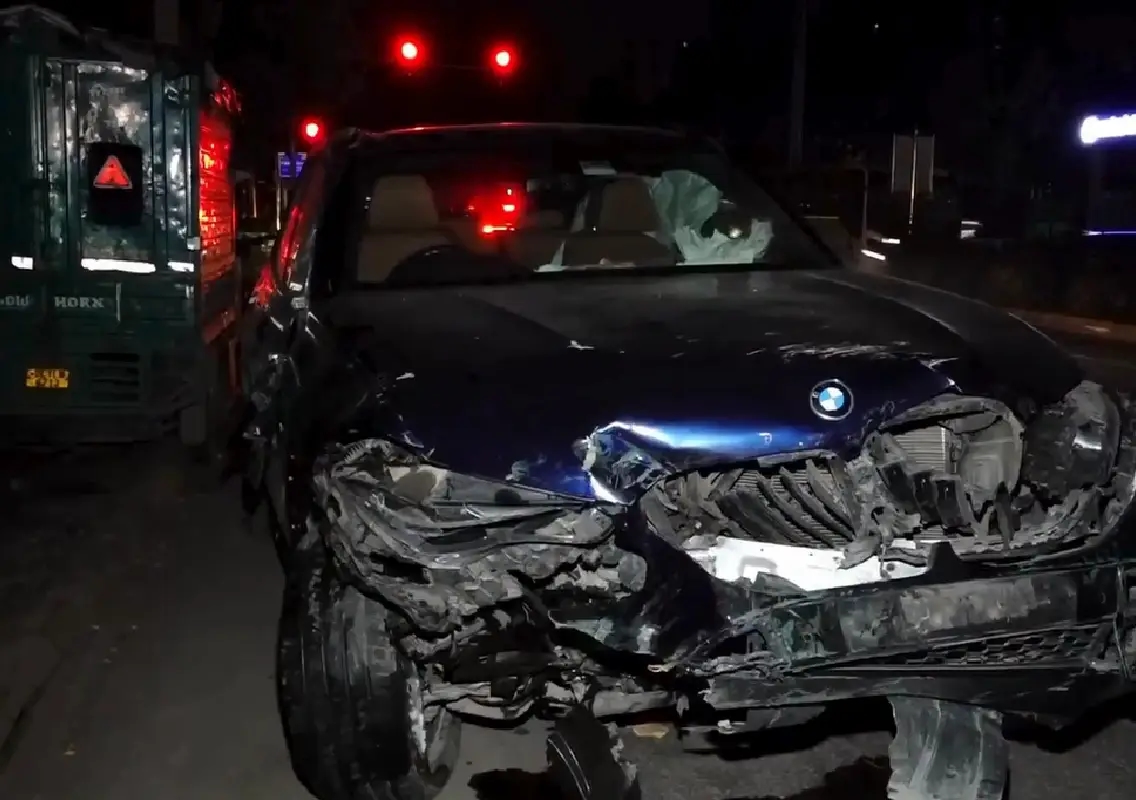 Senior finance ministry official killed in BMW crash near Delhi Cantt - News Karnataka