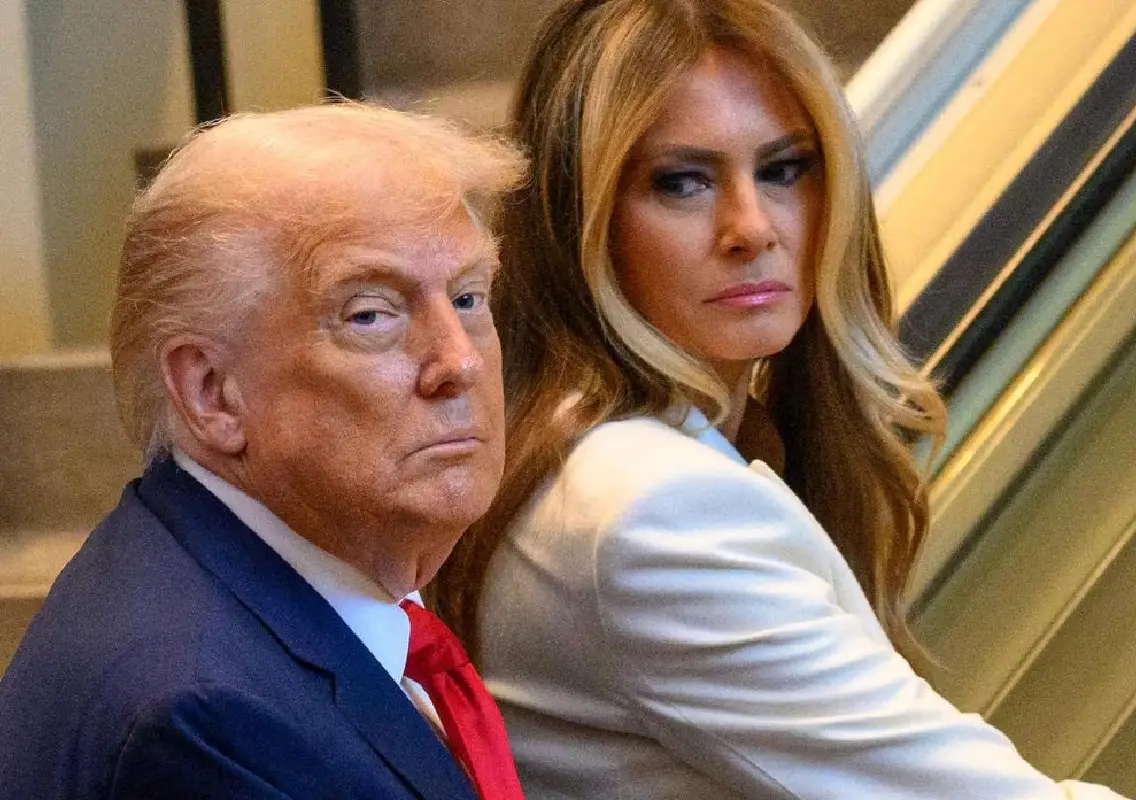 Trump laughs off UN escalator mishap, White House demands probe - News Karnataka