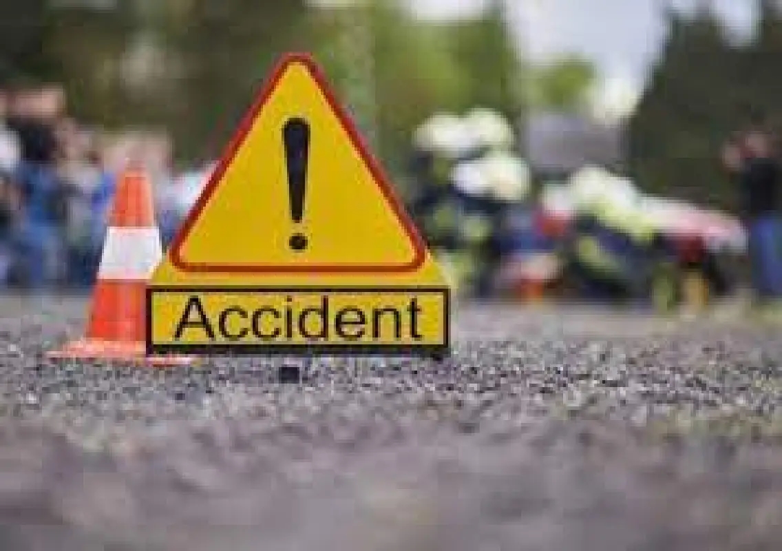 Woman killed after scooter skids on pothole at Kulur NH-66 - News Karnataka