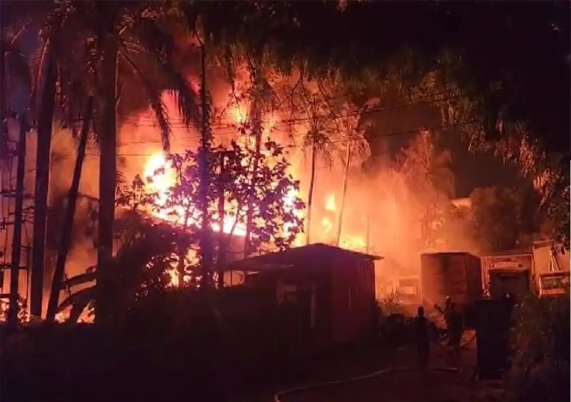 Major fire at perfume intermediate factory in Mangaluru’s Baikampady - News Karnataka