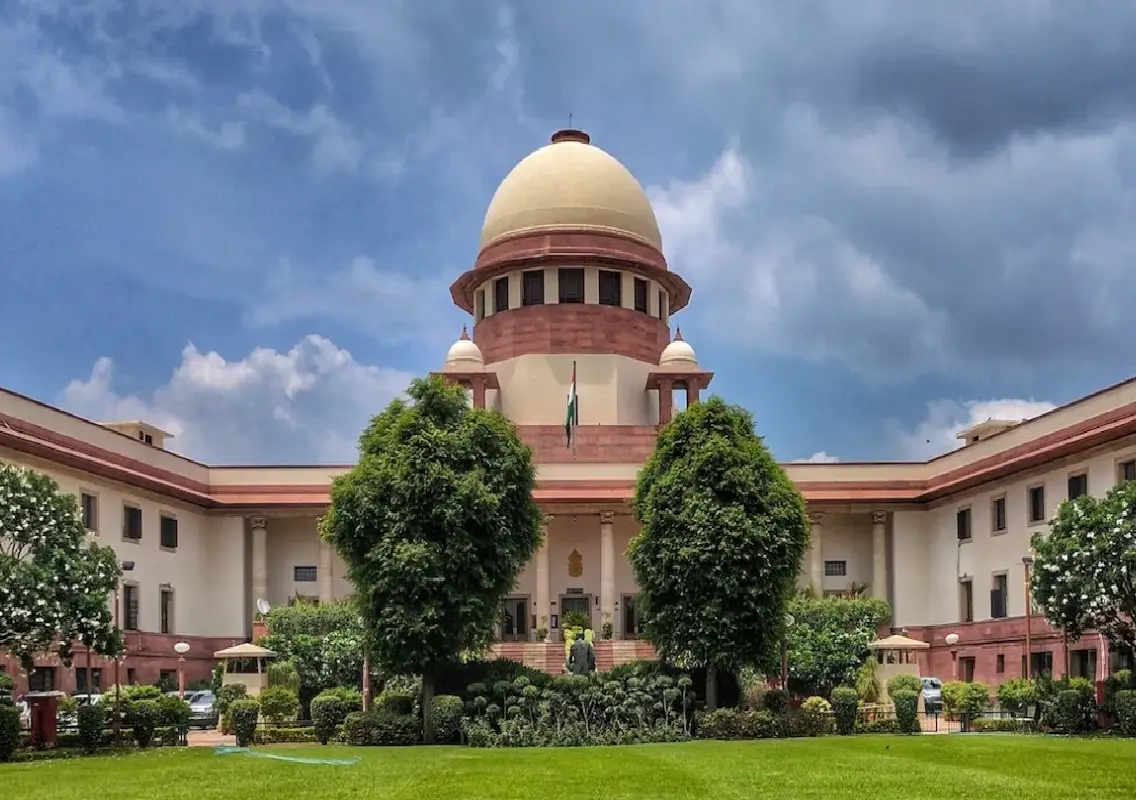 Supreme Court slams Tamil Nadu over Karunanidhi statue plan - News Karnataka