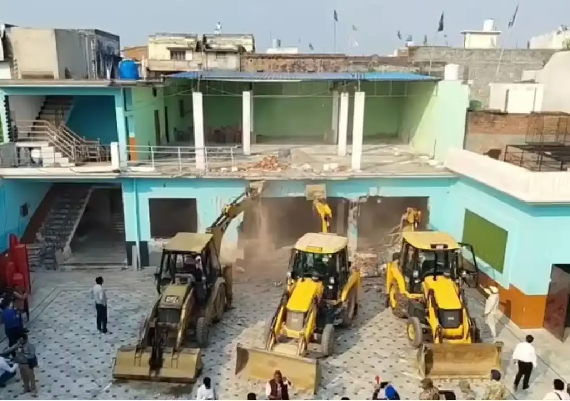 Bareilly Authorities Demolish ‘Raja Palace' and Seal House Linked to Tauqeer Raza - News Karnataka