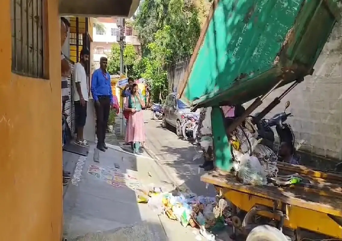 Bengaluru’s ‘Kasa Surisuva Habba’ dumps waste back at litterbugs’ doorsteps - News Karnataka