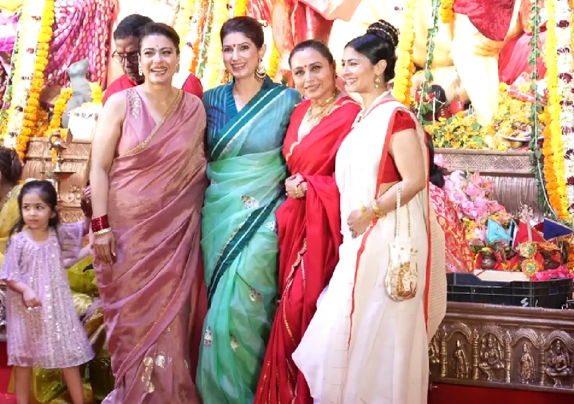 Bollywood stars celebrate Durga Puja at North Bombay pandal - News Karnataka