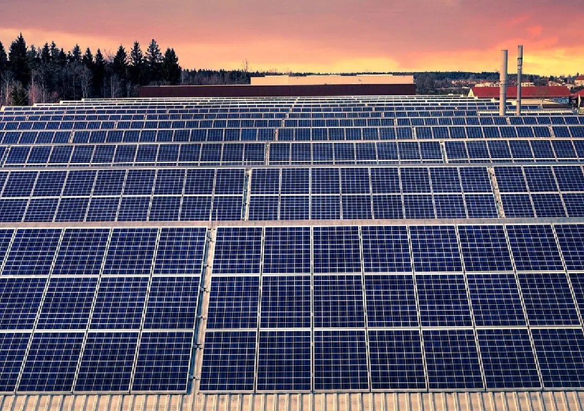 Confusion over ‘Muft Bijli Yojana’ title stalls rooftop solar scheme in Karnataka - News Karnataka