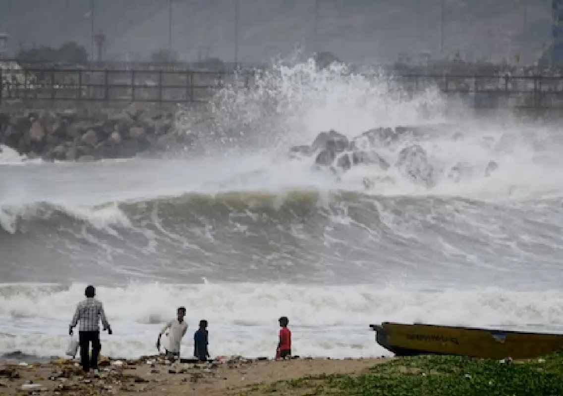 Cyclone Montha: Andhra Pradesh braces for landfall; winds touch 80 kmph - News Karnataka