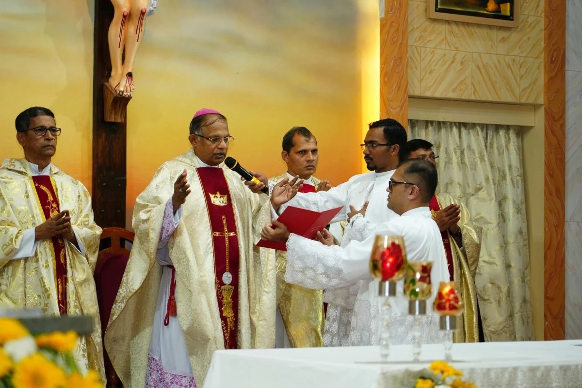 Five brothers ordained as deacons for the Diocese of Mangalore - News Karnataka