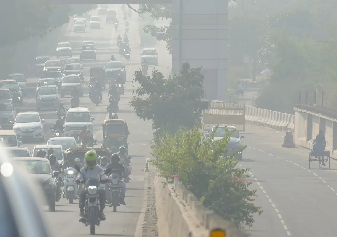 Delhi records worst post-Diwali air quality in five years, report finds - News Karnataka