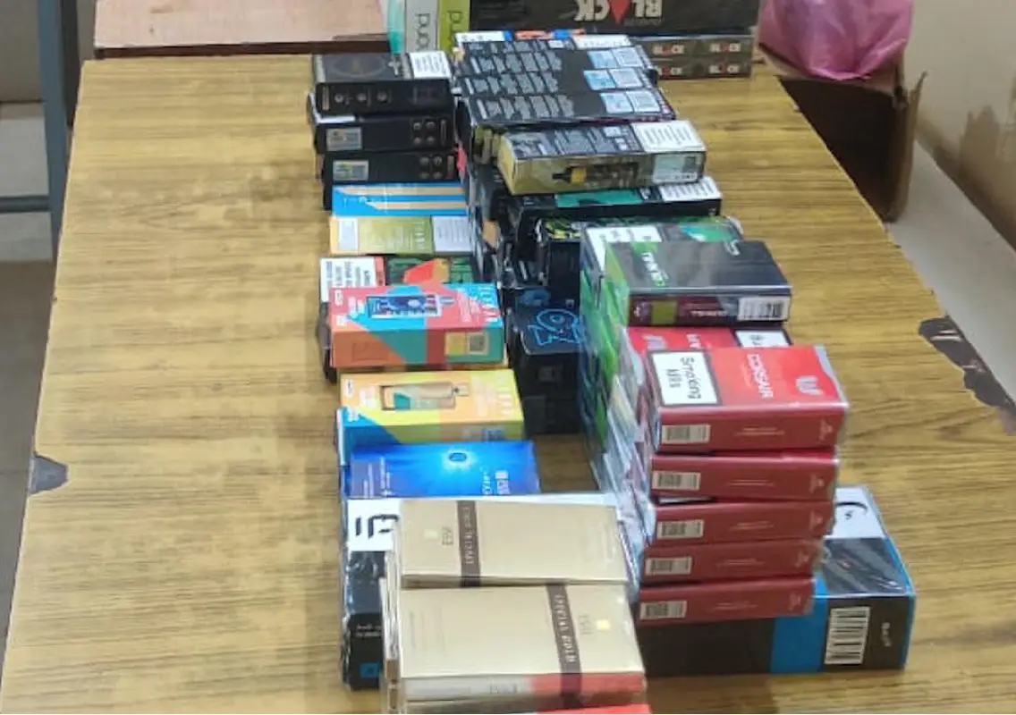 E-cigarettes worth Rs 9.72 lakh seized in Barke police raid - News Karnataka