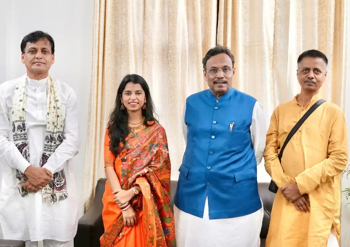 Folk Singer Maithili Thakur Joins BJP Ahead of Bihar Assembly Elections - News Karnataka