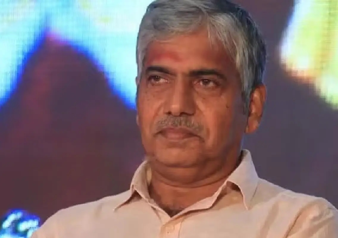Former Kerala DGP Jacob Thomas attends RSS path sanchalan in Kochi - News Karnataka