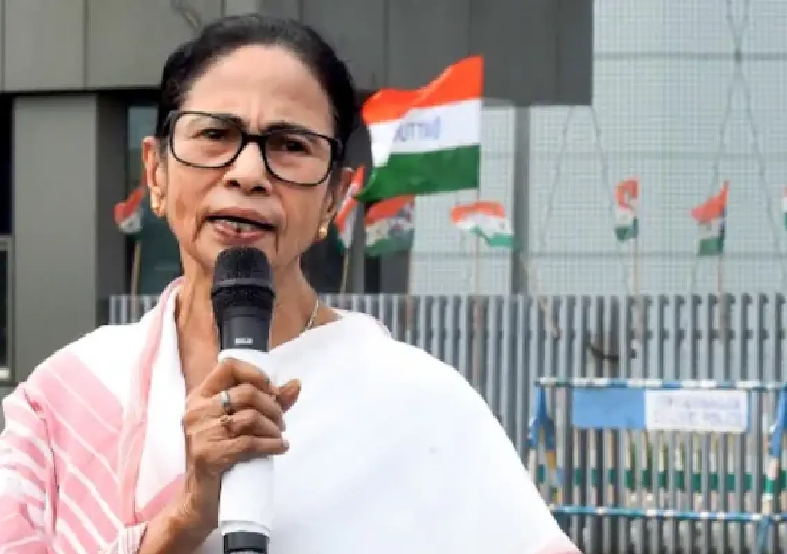 Girls shouldn’t go out at night, says Mamata after Durgapur gangrape - News Karnataka