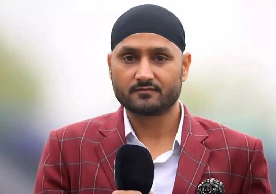 Harbhajan Singh predicts two centuries for Virat Kohli in Australia ODIs - News Karnataka