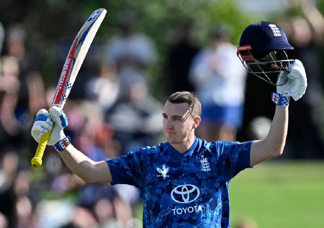 Harry Brook’s stunning 135 rescues England after top-order collapse in first ODI against New Zealand - News Karnataka