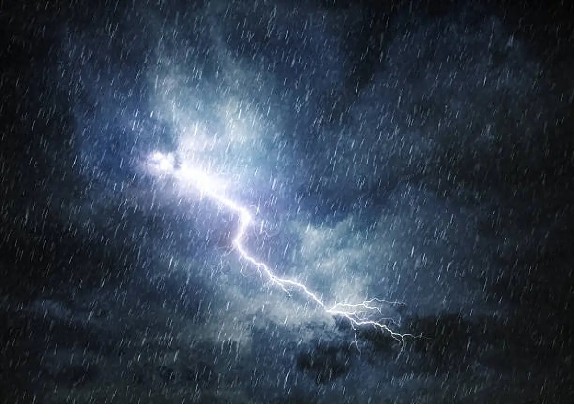 Bengaluru weather: Heavy rainfall, thunderstorms continue under IMD yellow alert - News Karnataka