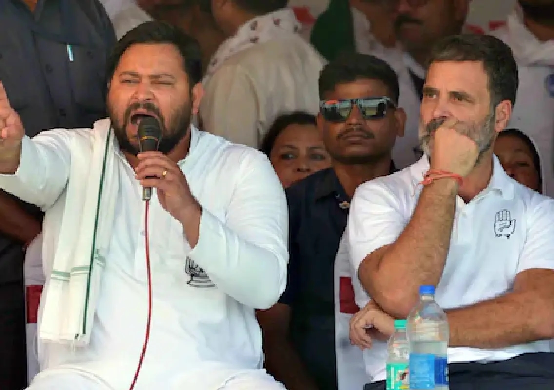Missing photos of INDIA bloc leaders on Mahagathbandhan banner spark row in Patna - News Karnataka